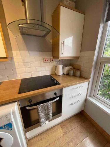 Serviced Apartment- 1 Bed-Next To Train Station