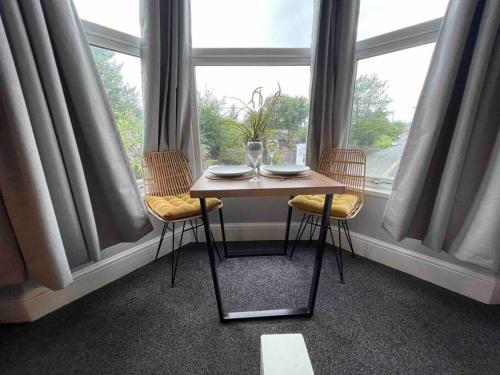 Serviced Apartment- 1 Bed-Next To Train Station