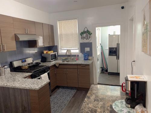 Beautiful bedroom next JHU in Charles Village