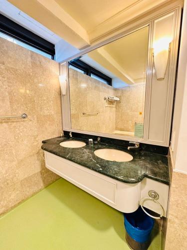 APARTMENT GOLD SUITE AT TIMES SQUARE - image 12