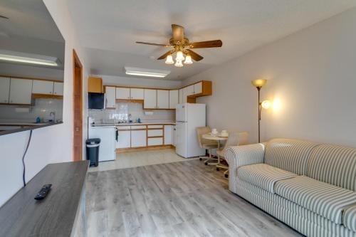 Cozy Aurora Horse Farm Apt about 12 Mi to Denver! in Aurora, USA