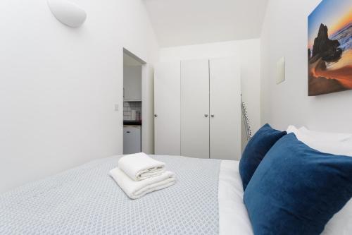 Deluxe Apartment room in Stylish Self-Contained Annex near City Centre