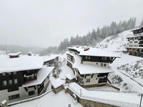 Buitenkant, VIVA 4-A-16 ski to the door Grand Monastery in Pamporovo