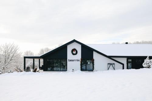 Beatnik Hotel - Accommodation - Bromont