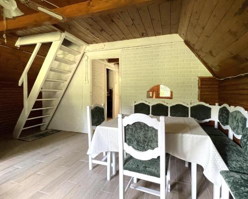 Nyírfa vendégház (Nyirfa vendeghaz) in Fadd - Dombori