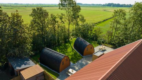 Hotelli välisilme, camping pod Lyts Dekema 3 in Mantgum