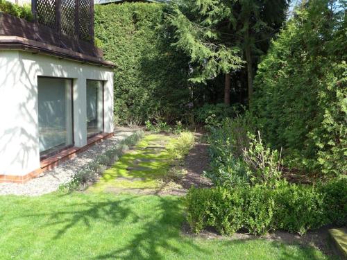 Spacious apartment in green district. in Zalesie