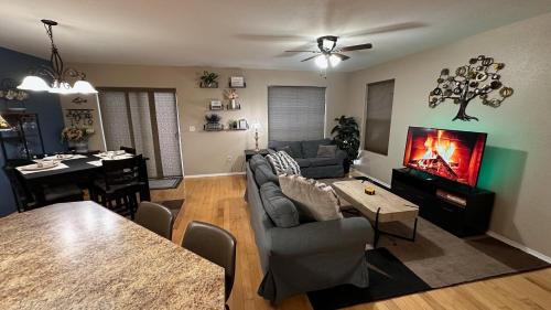 Experience MT @ The 406 Hideout