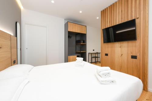 Superior Double Room image 10