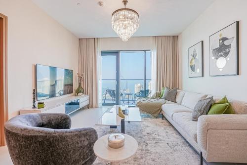 Modern 2BR High Floor Haven in Vida Dubai Marina, Dubai