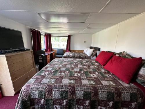 Uncle Nicolai's Inn B&B