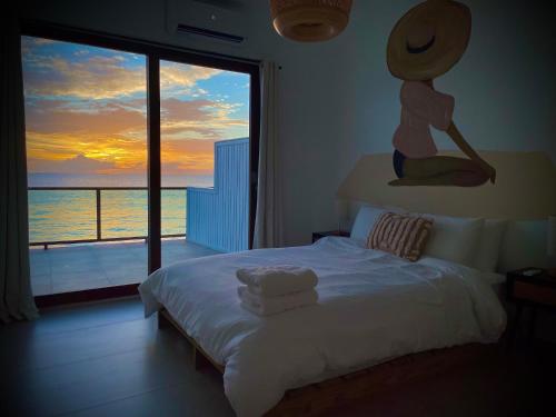 1 Corcega Beachfront Suites