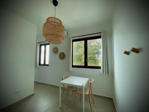 1 Corcega Beachfront Suites