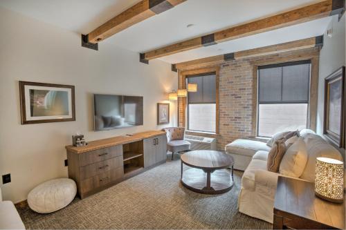 Hotel Crosby - image 2