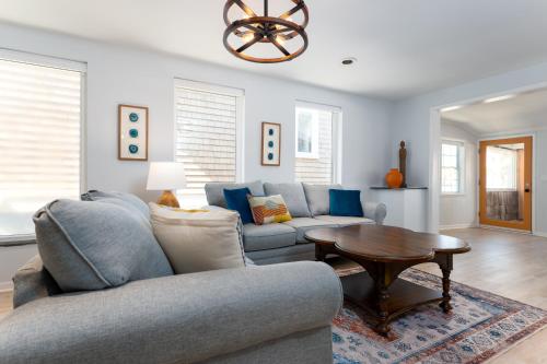Be A Nomad Laid Back Beach Home in Jacksonville Beach, USA