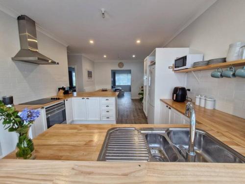 3-bed recently-renovated - now with aircon & heating - unit 1 in Shoal Bay