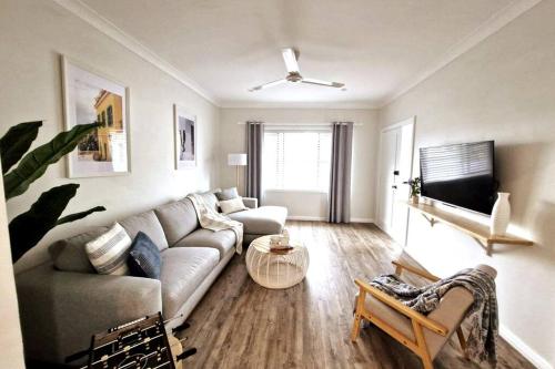 3-bed recently-renovated - now with aircon & heating - unit 1 in Shoal Bay