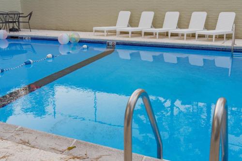 Traveler's Inn & Lodge - image 8