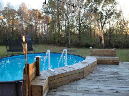 Jacksonville Ranch with private Hottub and Pool, stocked Pond, Bike and Hiking trails detail