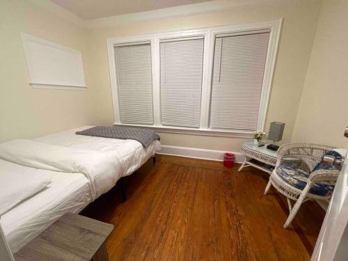 Entire Cozy 1BR Apartment in heart of Queens L