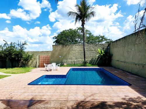 Casa com piscina - Canto do Sabia