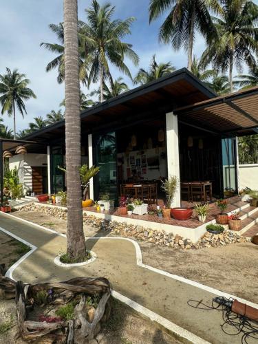 Chansi Beachresort thumbnail 3