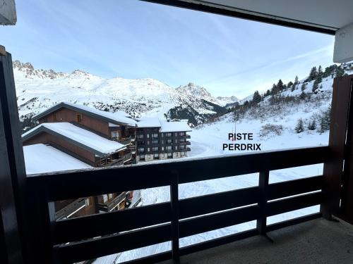 Appart 2 pièces 6p - Pied des pistes avec vue - Parking - Mottaret