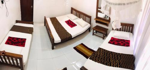 Family Room image 3