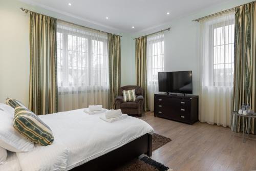 Double Room with Garden View image 4