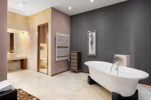 Deluxe Double Room with Bath