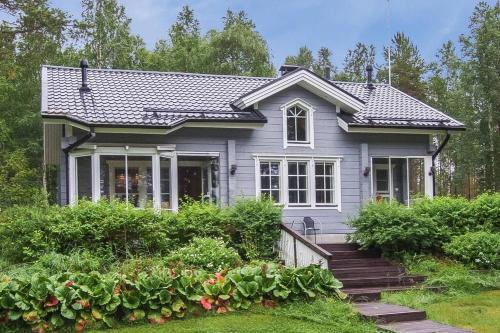 Villa Ojala, a lovely cottage with own beach - Accommodation - Kuusamo