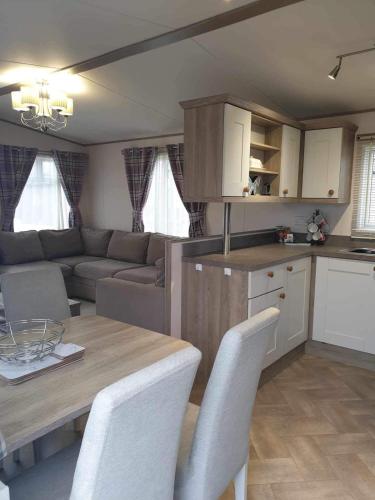 hot tub luxury caravan 23 Lancaster tattershall lakes