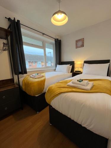 St Denys 2 bedroom flat, Convenient location next to station, Great for contractors in Portswood