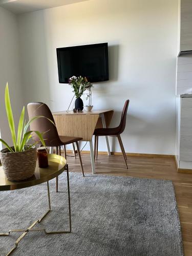 Helsinki Espoo Bright apartment /w big balcony close to Aalto University and metro