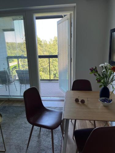 Helsinki Espoo Bright apartment /w big balcony close to Aalto University and metro