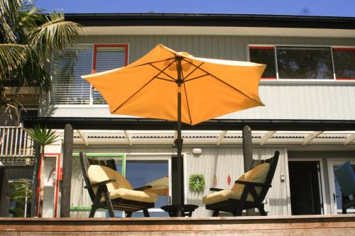 Driftwood Beachfront Accommodation, Cable Bay, Owhetu