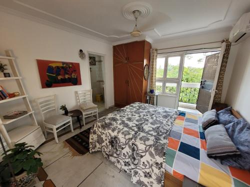 Nice Bedroom with Private Ensuite Bathroom, New Delhi