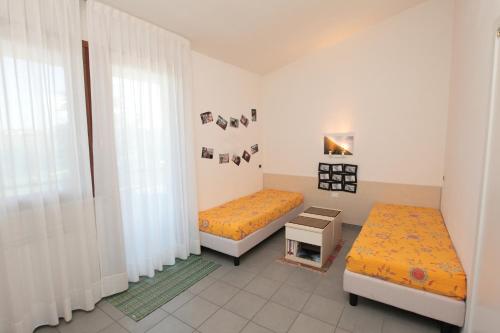 2 bedrooms, 4 beds
