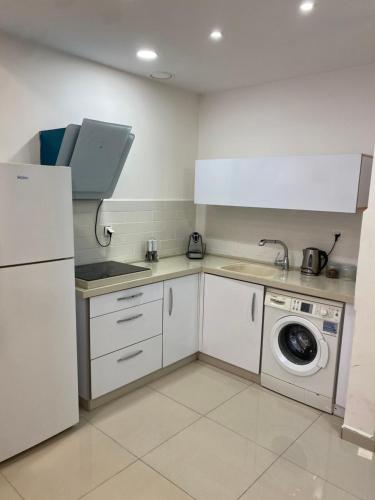 Sweet li junior in Ashkelon