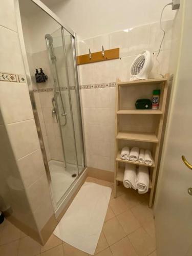 Casa Camilla, grazioso bilocale, Genua (Foto 3)
