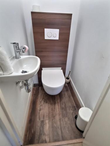 Appartement T2 Prado Chanot Plage Marseille - Tap to explore photos