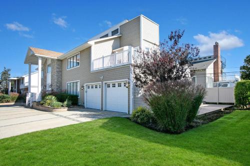 Villa Kensington in Lido Beach, USA