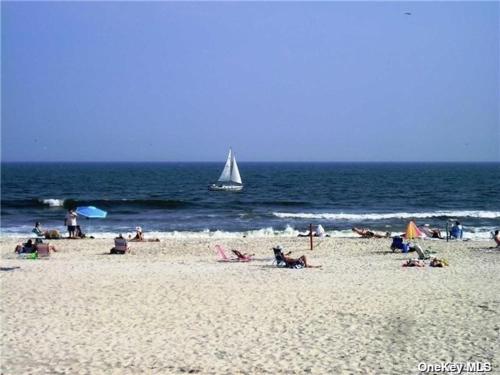 Villa Kensington in Lido Beach, USA