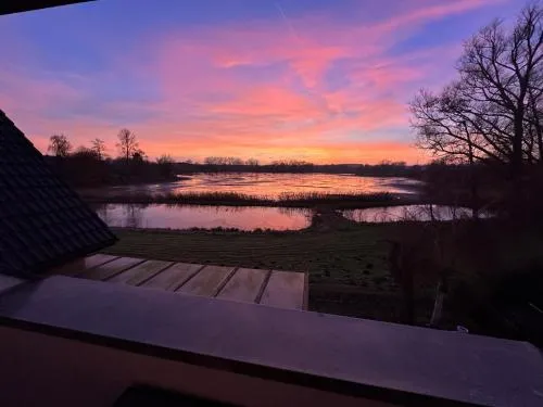 Ferienwohnung am See mit Balkon & Seeblick nahe Lübeck & Ostsee in Heilshoop, Deutschland