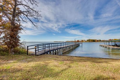 Pet-Friendly Kerens Studio with On-Site Boat Ramp!