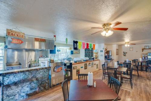 Reservoir and Dock Access Pet-Friendly Kerens Cabin Reservoir and Dock Access Pet-Friendly Kerens Cabin