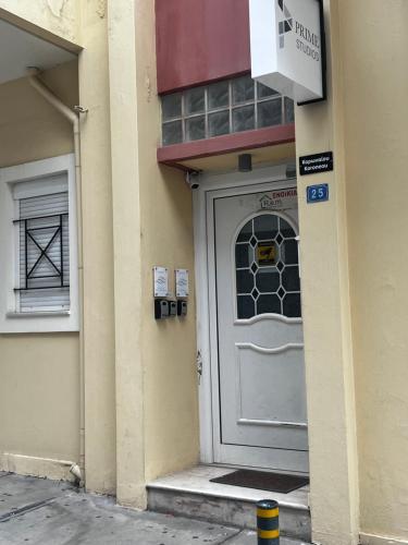 Central Studio Semi-basement - Crete