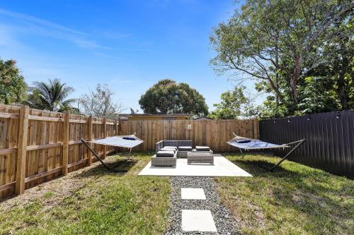 Newly renovated/Near Sunny isles beach/fre-parking in North Miami Beach, USA