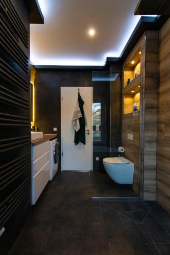 Bathroom, Ruhiges & luxurioses Business Apartment im Zentrum in Siegmar
