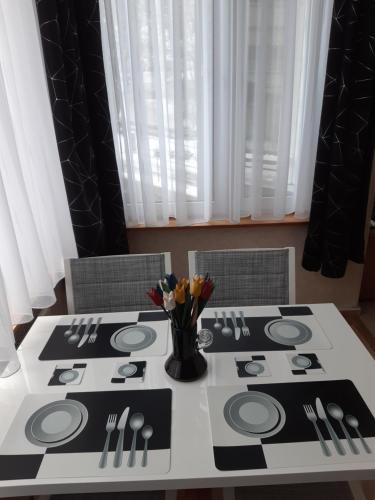 Apartment image 8